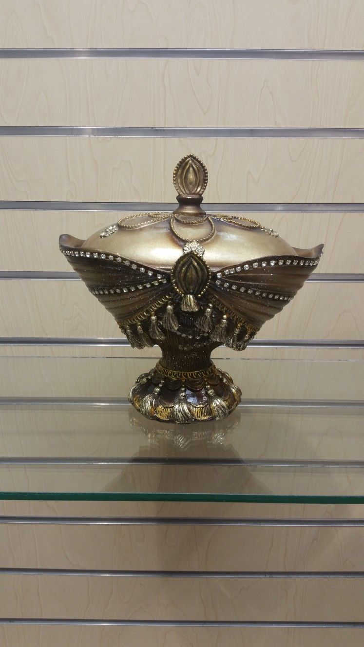 Vase / Jewelry trinket _ box ( NEW ) poly resin