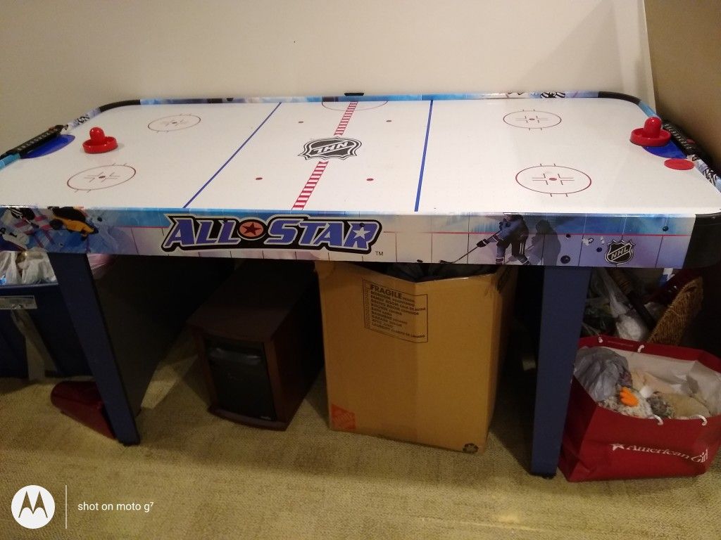 Air Hockey Table