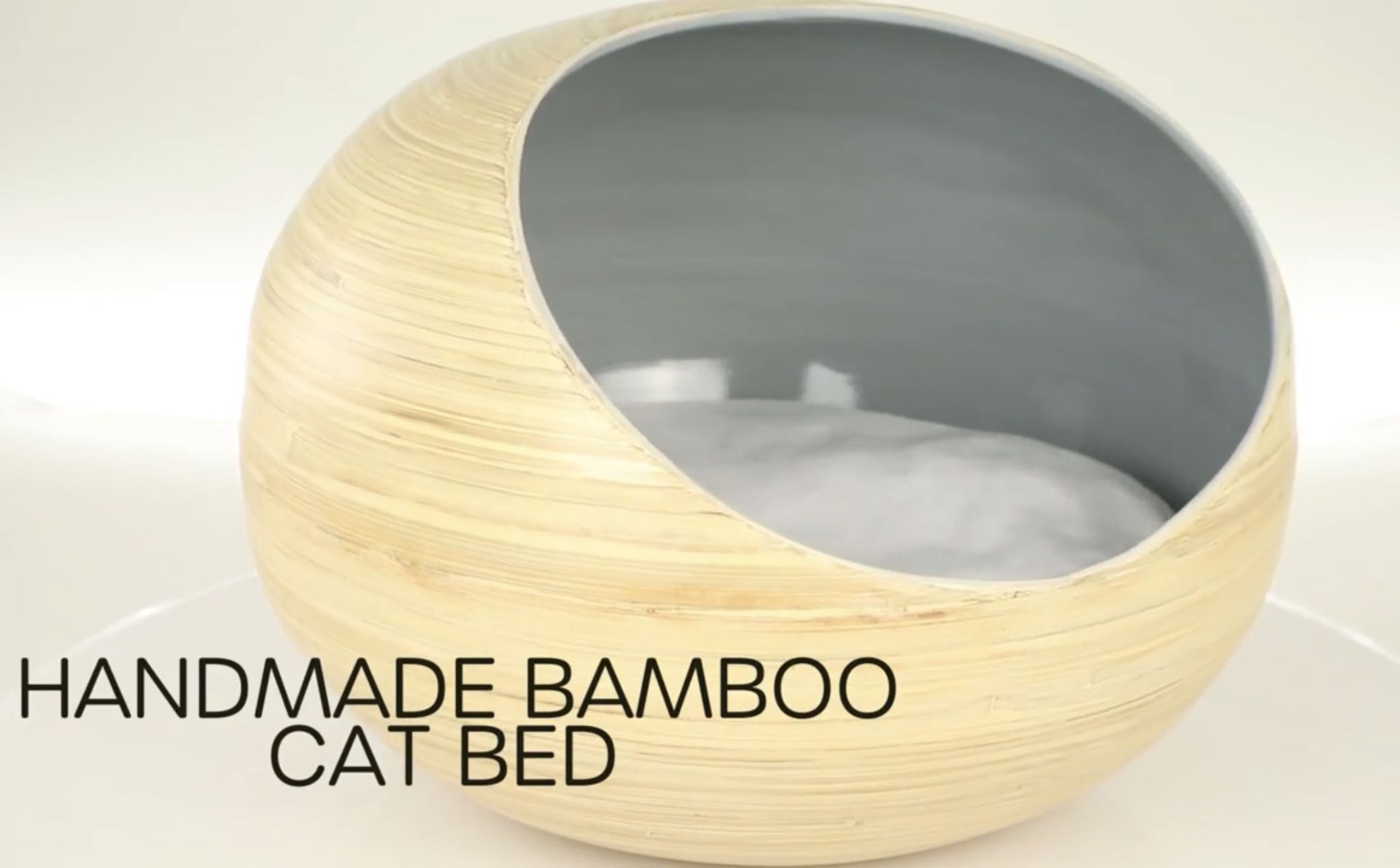 Fhasso Hand Made Cozy Bamboo Cat Bed  W/ Cushion 
