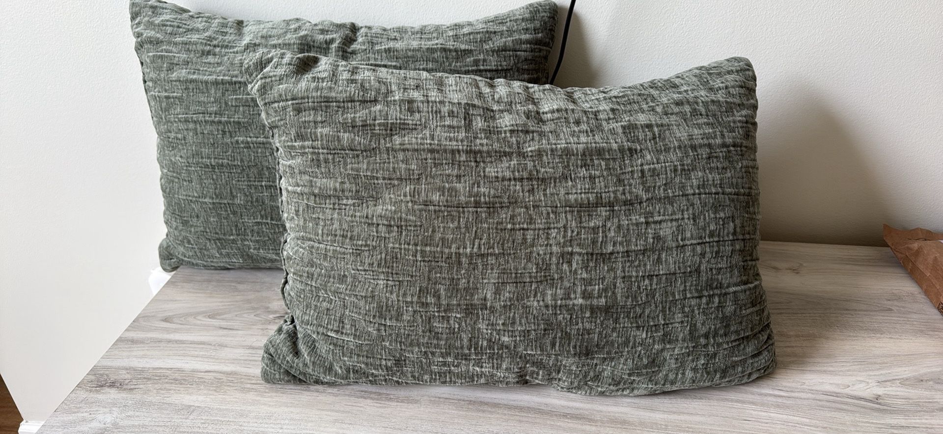 2 Decorative Green Pillows