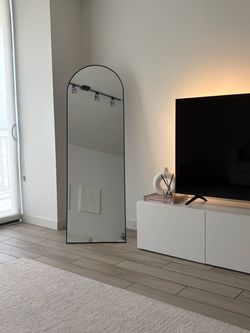 Black Arched Mirror