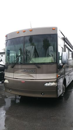 2006 Winnebago Journey diesel pusher.
