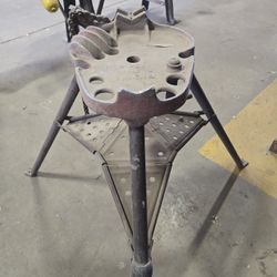 Tri Pod Pipe Stand