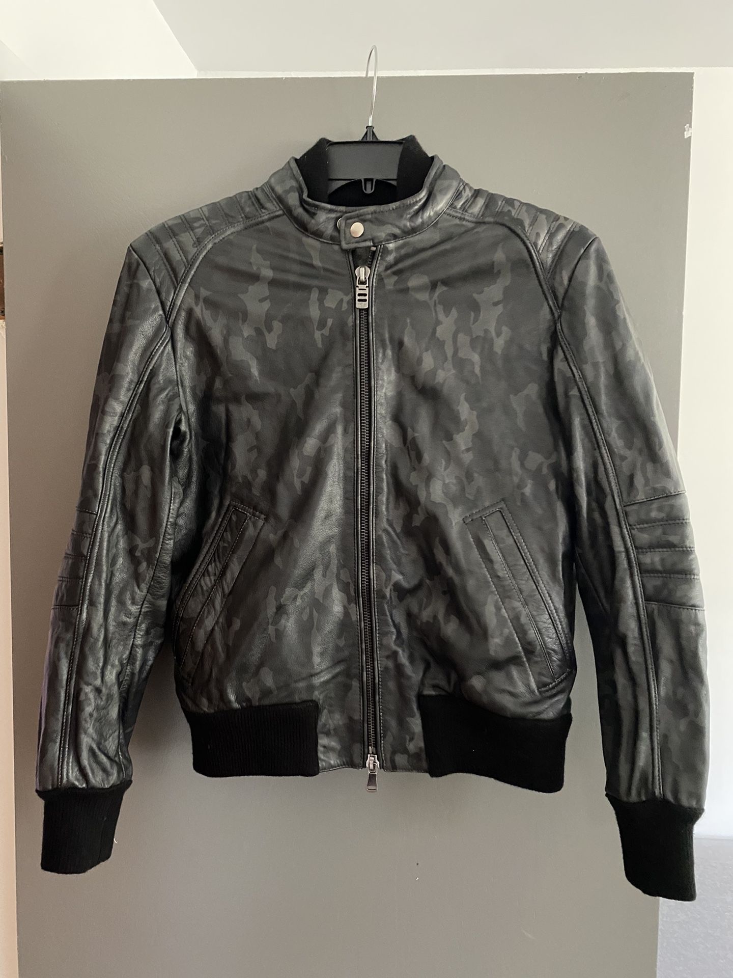 mens camouflage genuine leather jacket size medium