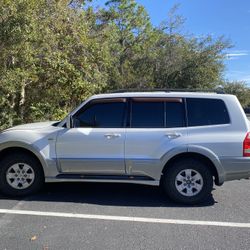 2003 Mitsubishi Montero