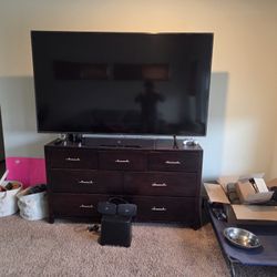 82' Inch Samsung 4K With Surround System 