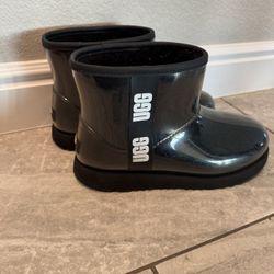 Uggs Big Kids Size 6