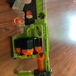 Nerf Doominator Zombiestrike Gun