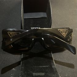 PRADA Woman Sunglasses 