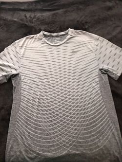 Nike Dri-FIT Running Size Medium T-shirt