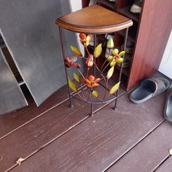 Corner Table