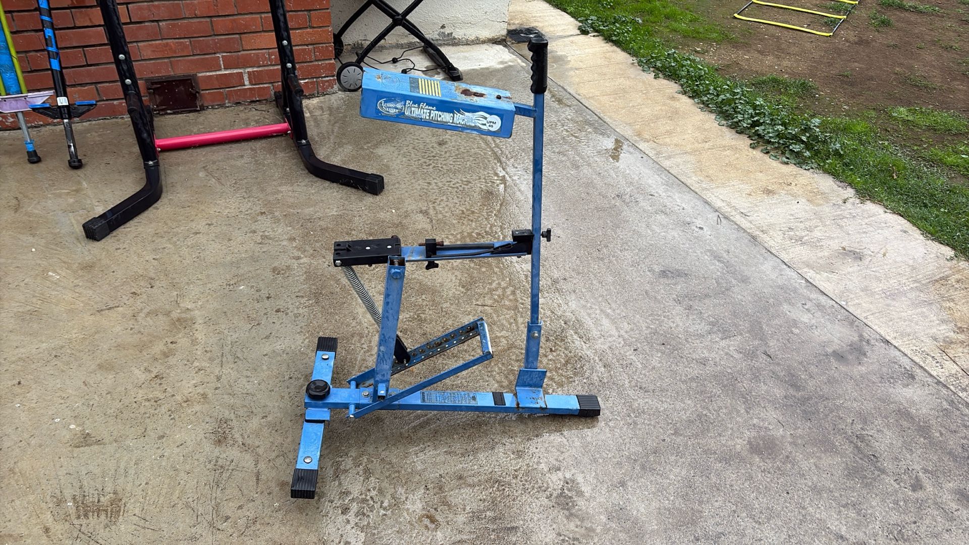 Ultimate Pitching Machine  Model L60111