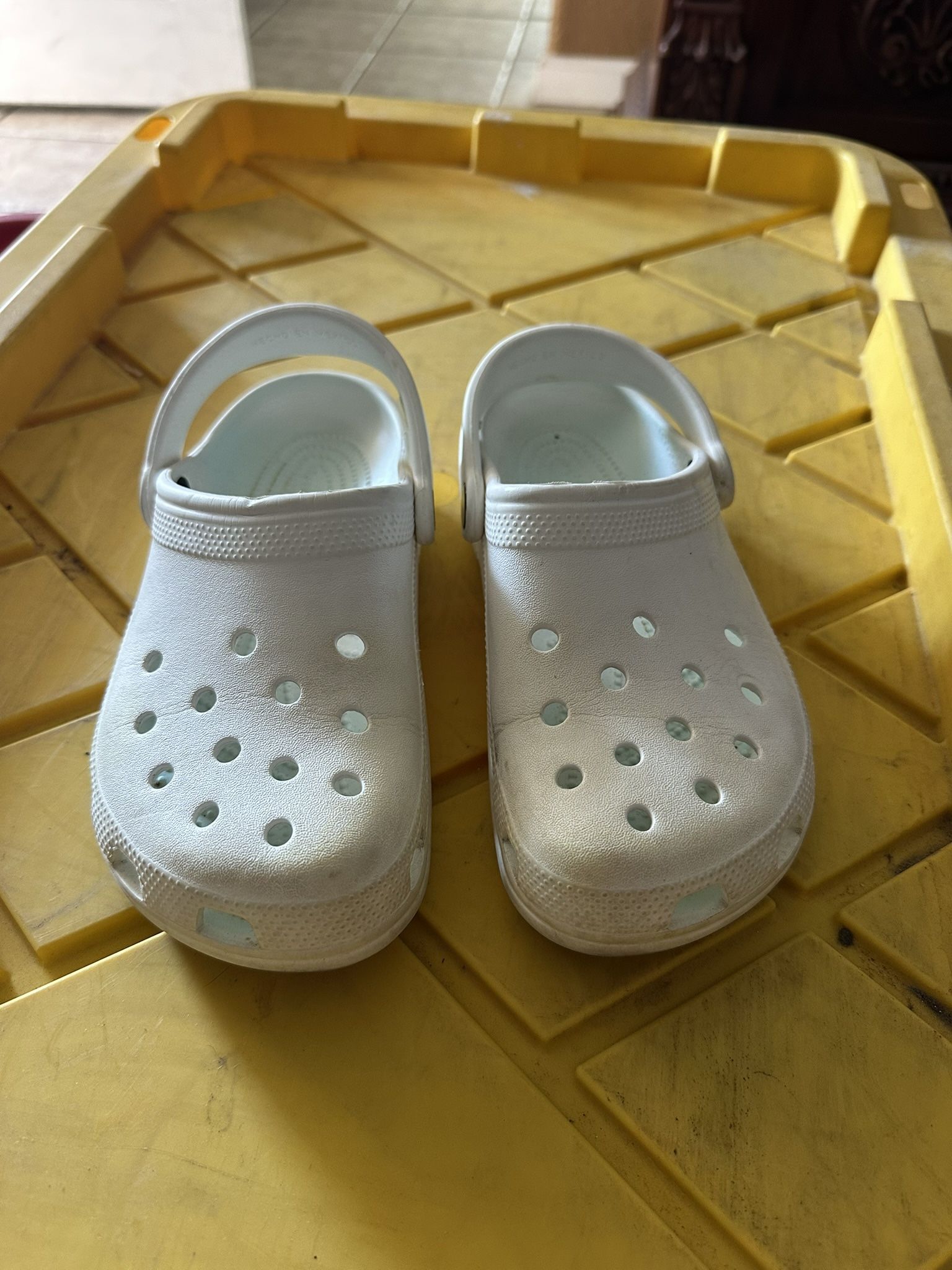 Crocs Women Size 6