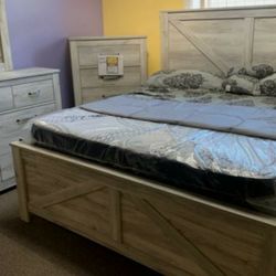 3 Pc Queen Bedroom set (Bed w/ dresser and mirror) $10 down same as ca