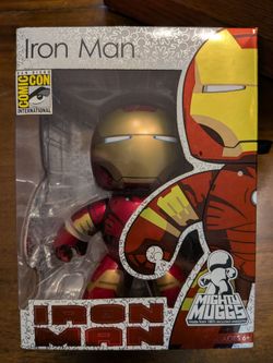 10 Mighty Muggs Figures
