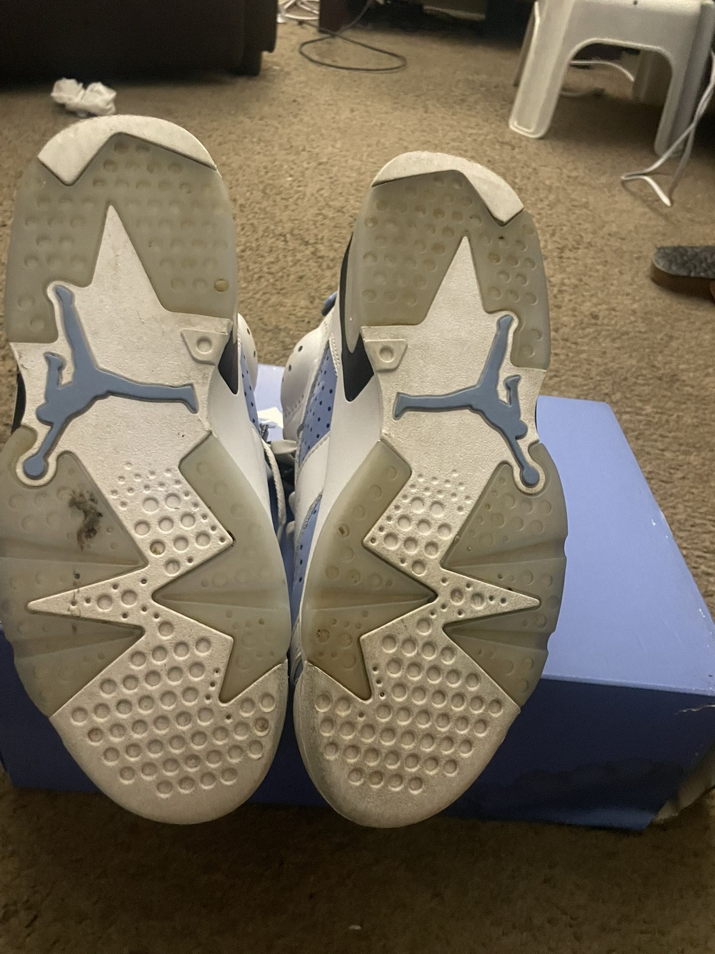 Jordan 6 University Blues