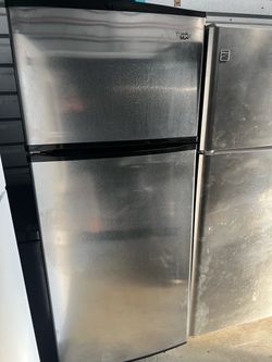 🌮 Whirlpool Stainless Steel Top-Freezer Refrigerator (FREE DELIVERY/ WARRANTY)