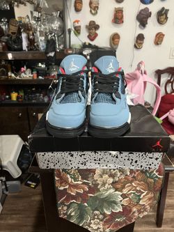 Jordan Retro 4 Travis Scot 