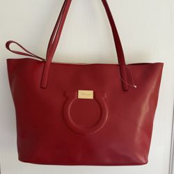Salvatore Ferragamo Gancini City tote Red