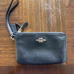 Black Coach Wristlet 
