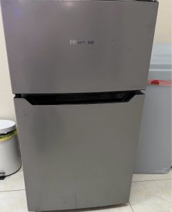 Hisense Compact Refrigerator with Freezer