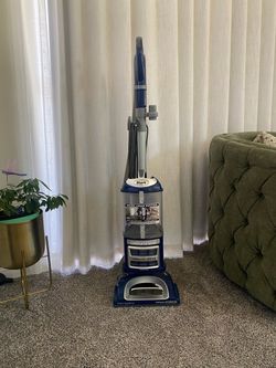 Shark Navigator Lift-Away Vacuum