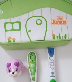 Leap Frog Set Learning Comes With 3 Kind Reader With 18 Books