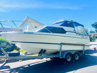 1996 Bayliner 2452