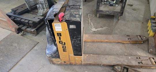 LIFT Trucks
