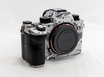 Sony A9 ILCE9 Mirrorless Full Frame Body
