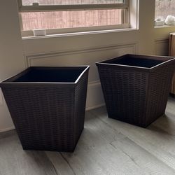 Set of 2 Large  Planters – Brown Wicker Style