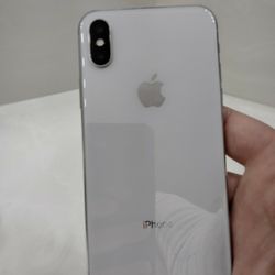 Apple iPhone X 64 GB Unlocked With Box With Bag