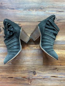 Free people boots size 7 W
