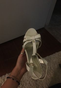 Guess wedges