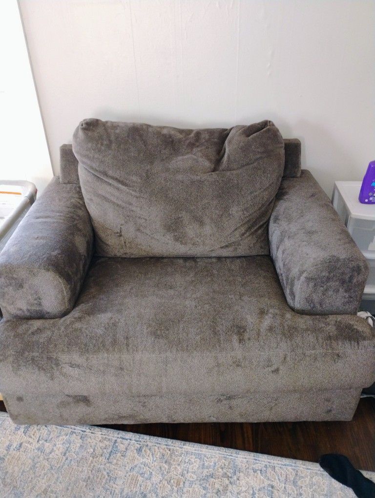 Oversized Comfy Chair!