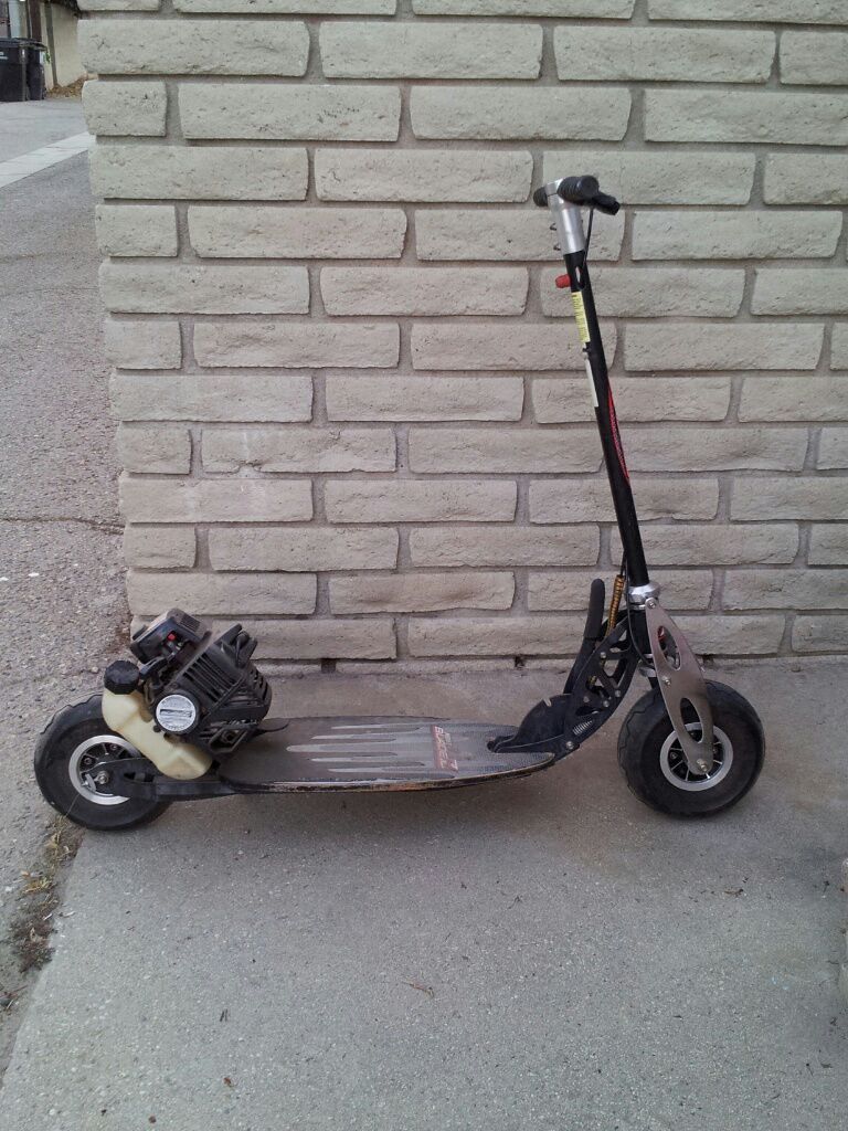 moby 3.3 bladeZ scooter