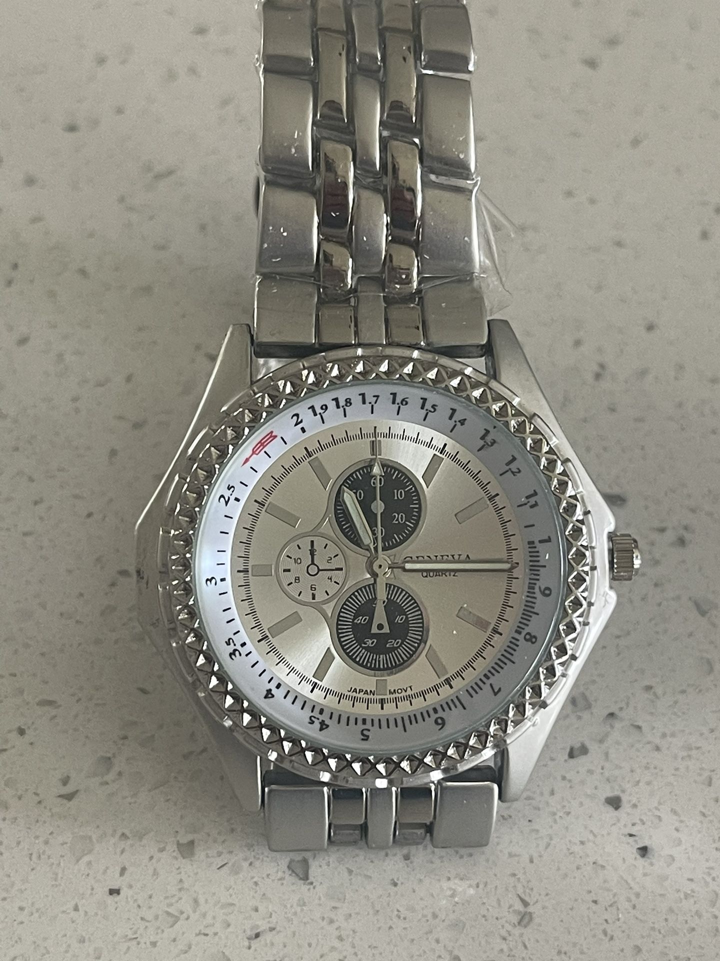 GENEVA Men’s Quartz Wristwatch – Stylish Silver Analog Watch – Brand New with Tag