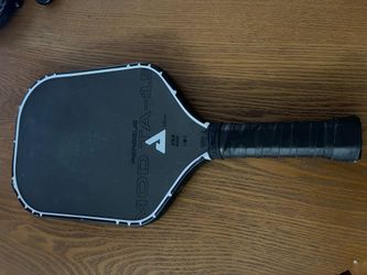 Pickleball paddle