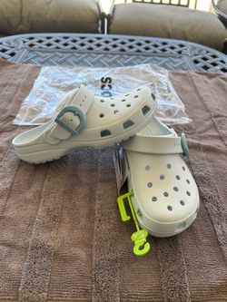 W10 light Blue Classic Crocs W/ blue buckle