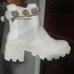 Woman's Ankle Boots