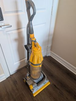 Dyson vacuum DC07