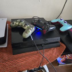 Ps4 w/ 2 Controllers, 18 Games
