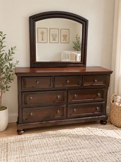 Ashley furniture dresser with mirror