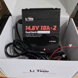 BRAND NEW 10 AMP TWO BANK BATTERY CHARGER