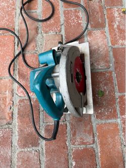 Makita 5007NB 7-1/4” Circular Saw w/ Hard Case