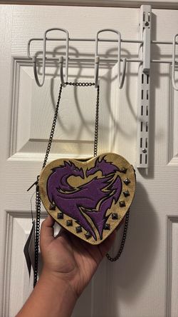 Heart-Shaped Dragon Crossbody Bag with Chain Strap