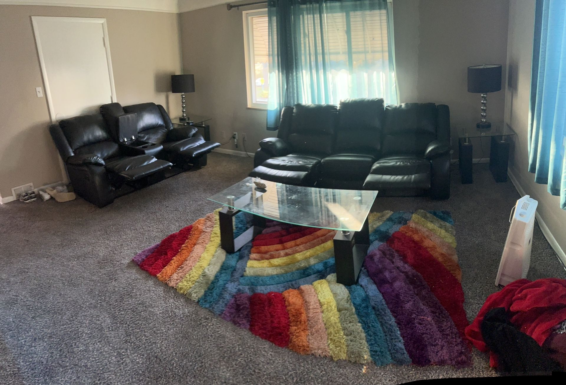 Living Room Set With Glass Tables And Lamps