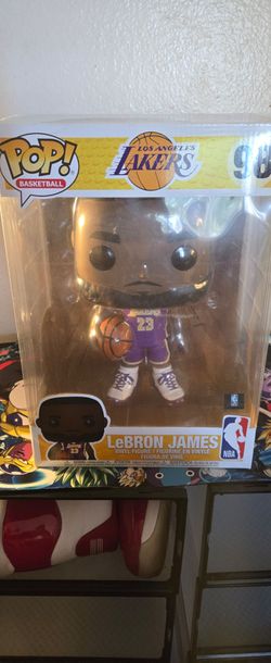 Funko PoP 10" Lebron james LA Lakers