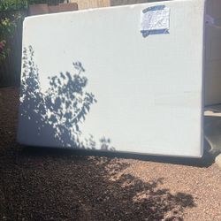FREE!! Queen Mattress Like New 