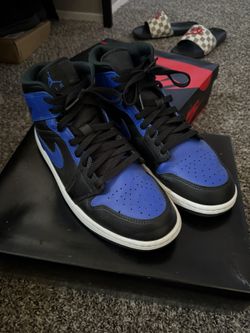 Royal jordan 1’s size 11